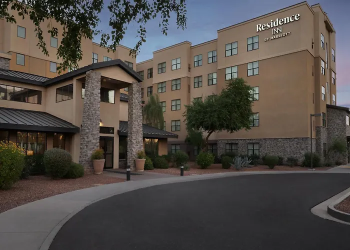 Hotel North Happy Valley 3*