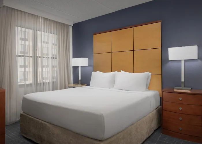 North Happy Valley Hotel 3*