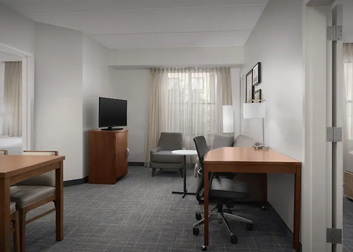 North Happy Valley Hotel 3*