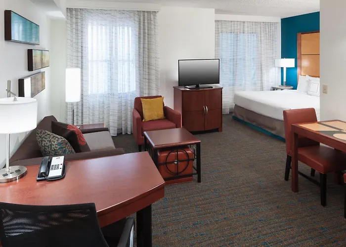 North Happy Valley Hotel 3*