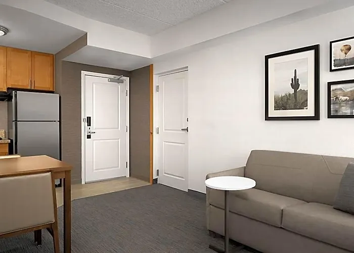 North Happy Valley Hotel 3*