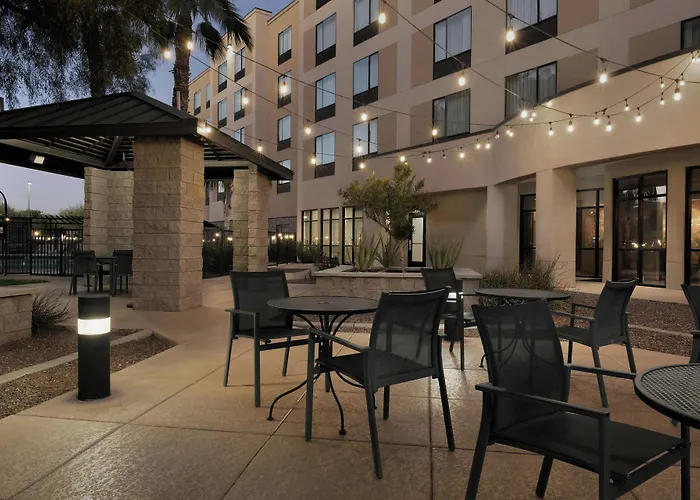 Hotel North Happy Valley 3*